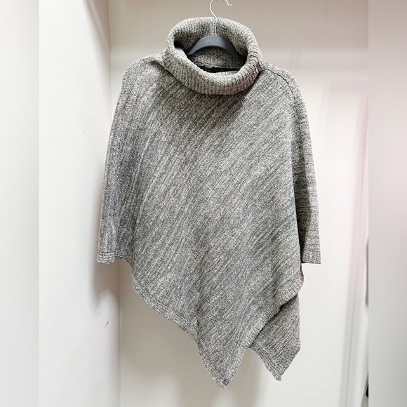 Barefoot Dreams Marled Grey Poncho Sweater - Picture 2 of 5